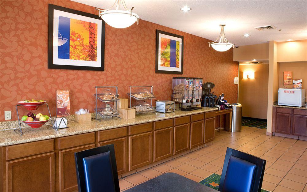 Fairfield Inn By Marriott Richmond New Paris Eksteriør billede