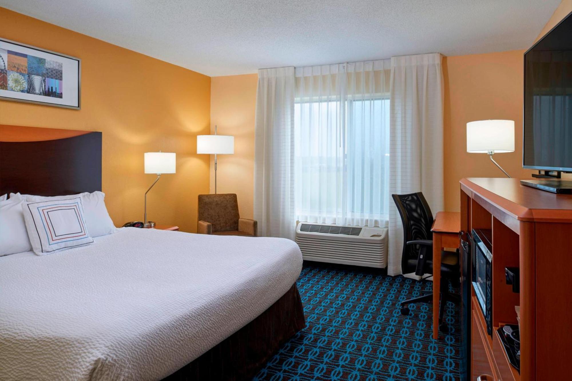 Fairfield Inn By Marriott Richmond New Paris Eksteriør billede