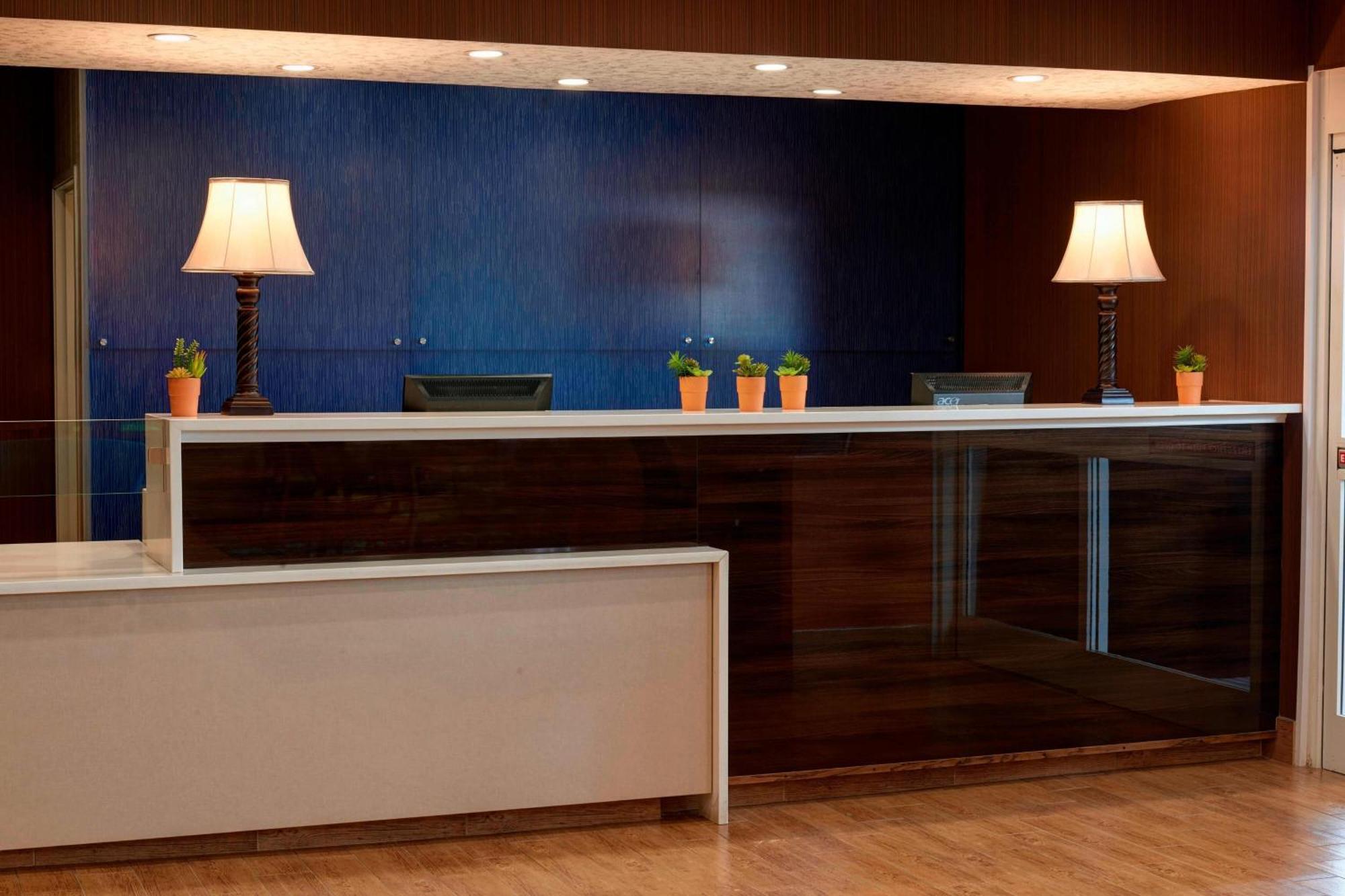 Fairfield Inn By Marriott Richmond New Paris Eksteriør billede