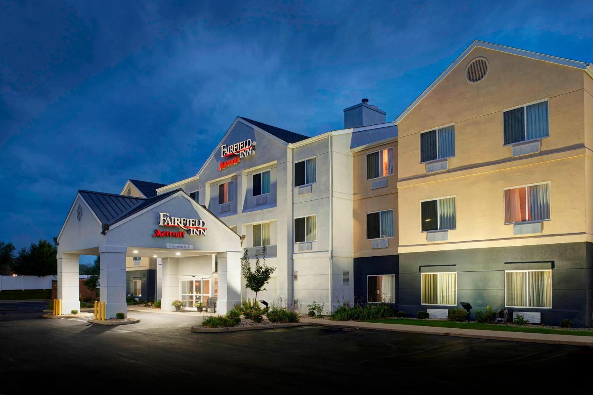 Fairfield Inn By Marriott Richmond New Paris Eksteriør billede