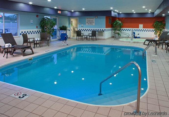 Fairfield Inn By Marriott Richmond New Paris Eksteriør billede